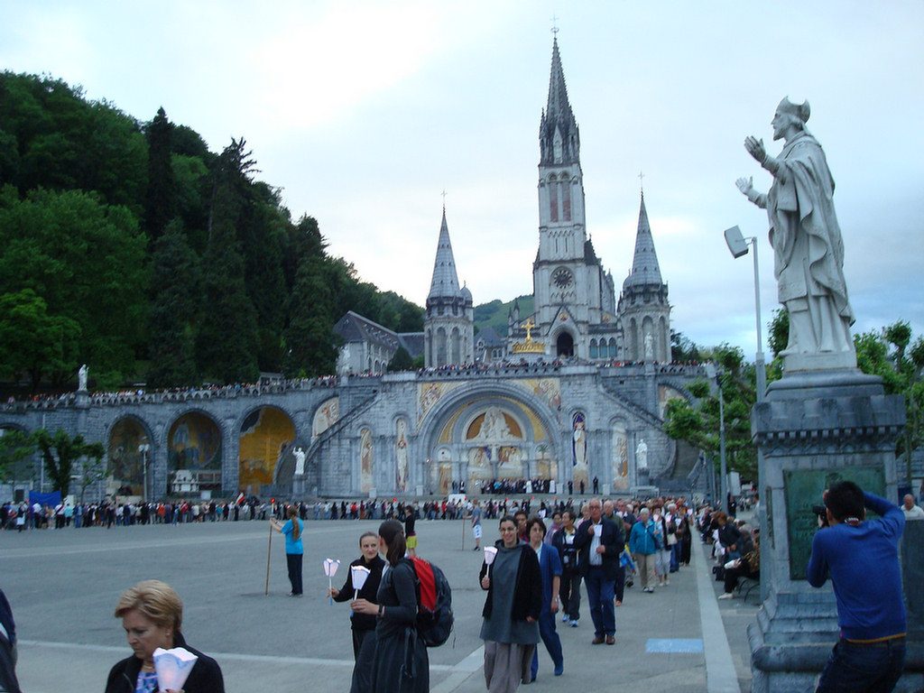 Lourdes Group 2