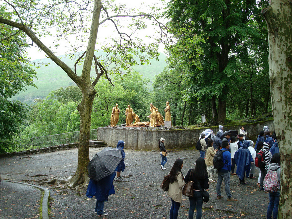 Lourdes Group 3