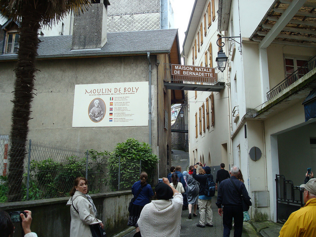 Lourdes Group 3